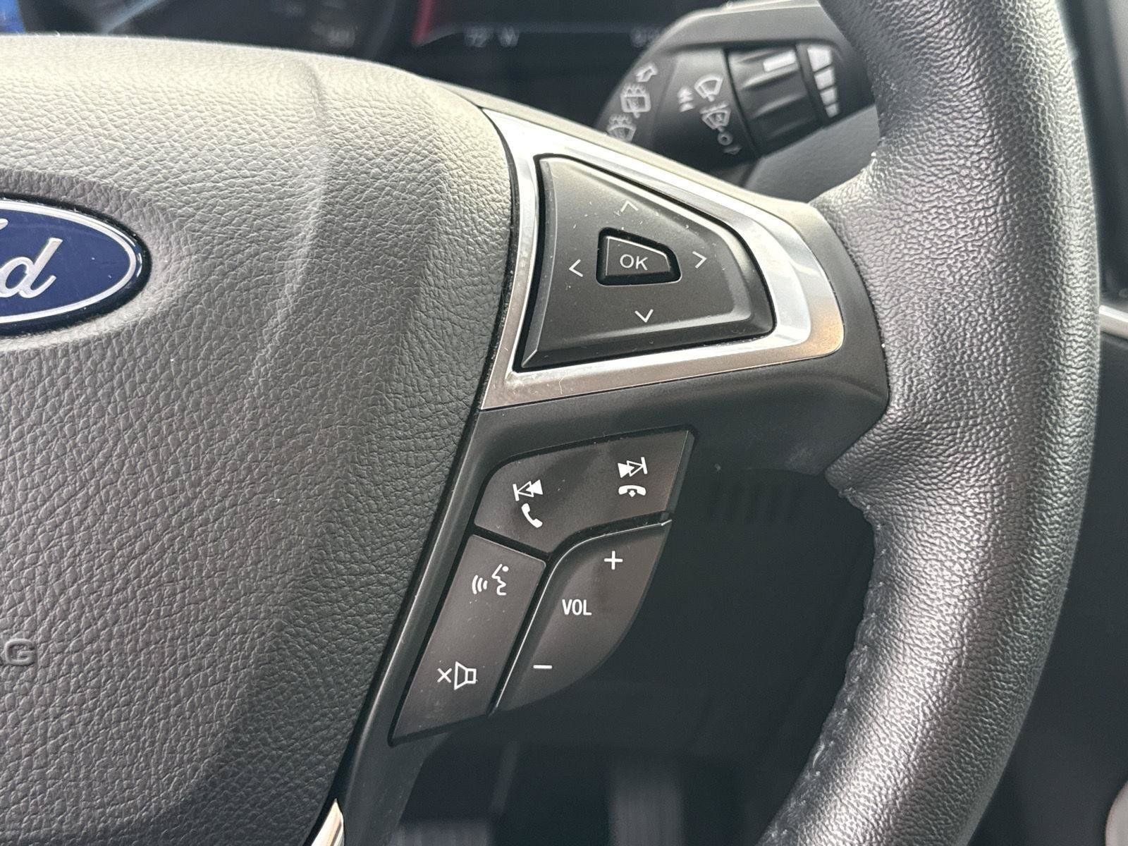 Used 2020 Ford Edge Titanium AWD/4WD image 11