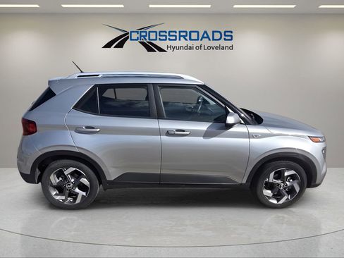 Used 2025 Hyundai Venue SEL image 6