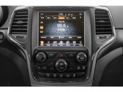 Used 2018 Jeep Grand Cherokee Altitude AWD/4WD image 13