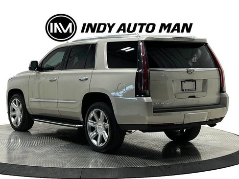 Used 2017 Cadillac Escalade Luxury AWD/4WD image 6