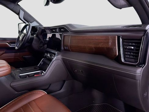 Used 2024 GMC Sierra 2500 Denali Ultimate image 32