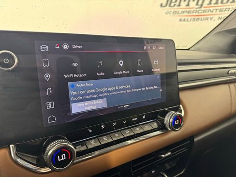 Used 2025 GMC Canyon AT4 AWD/4WD image 16