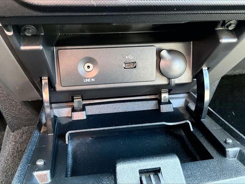 Used 2013 Ford F150 XLT w/ XLT Chrome Pkg AWD/4WD image 32