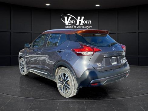 Used 2018 Nissan Kicks SR image 3