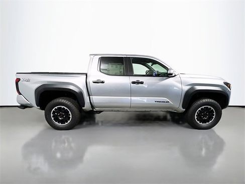 New 2025 Toyota Tacoma TRD Off-Road image 2