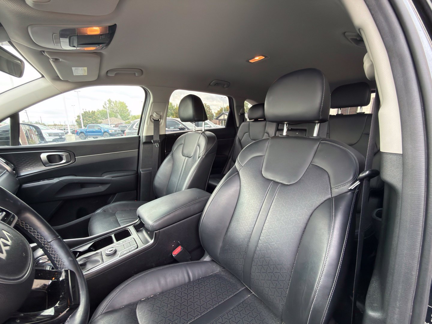 Used 2022 Kia Sorento S FWD image 7