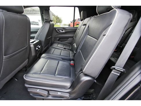 Used 2024 GMC Yukon SLT AWD/4WD image 7