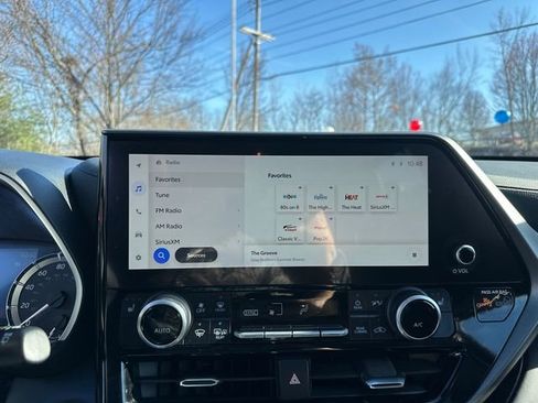Certified 2024 Toyota Highlander XLE AWD/4WD image 37