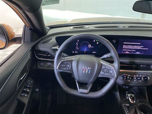 Used 2024 Buick Envista Sport Touring w/ Convenience I Package FWD image 35