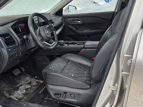 Used 2023 Nissan Rogue Platinum w/ Platinum Premium Package image 8