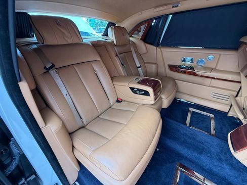 Used 2018 Rolls-Royce Phantom Extended Wheelbase RWD image 40