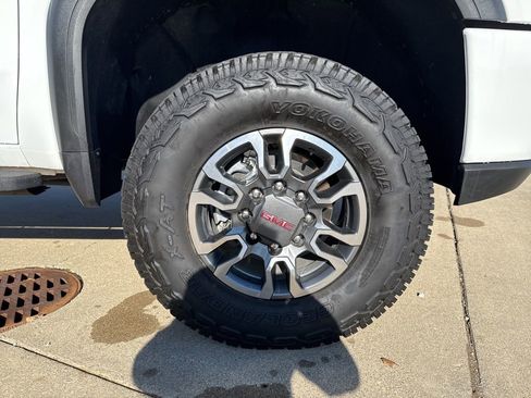 Used 2022 GMC Sierra 2500 AT4 image 9