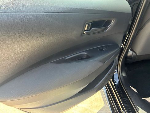 Used 2025 Toyota Corolla LE FWD image 24