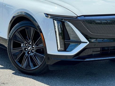 Used 2024 Cadillac Lyriq Sport AWD/4WD image 11