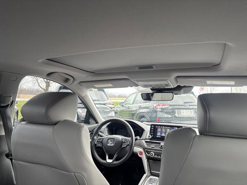 Used 2019 Honda Accord Touring image 17