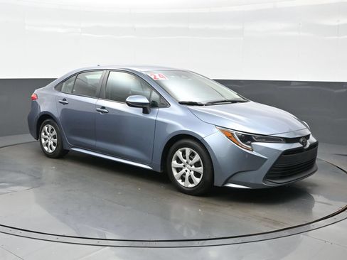 Used 2024 Toyota Corolla LE FWD image 8