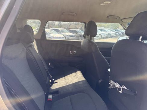 Used 2018 Kia Soul + image 22
