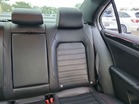 Used 2018 Volkswagen Jetta GLI image 6