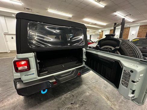 Used 2024 Jeep Wrangler Unlimited w/ Convenience Group image 22