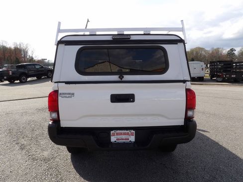 Used 2021 Toyota Tacoma SR5 image 6