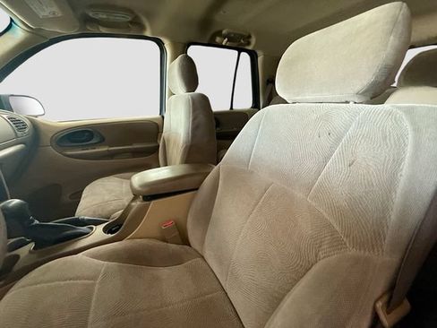 Used 2004 Chevrolet TrailBlazer LS w/ LS Preferred Equipment Group AWD/4WD image 16