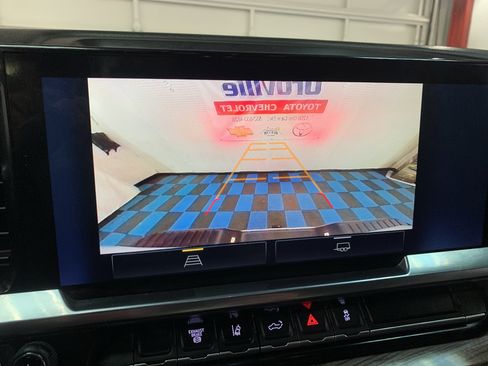 Used 2024 Chevrolet Silverado 2500 LT image 18