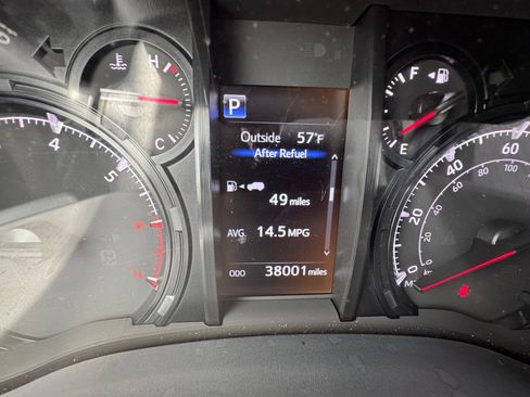 Used 2023 Toyota 4Runner SR5 AWD/4WD image 10