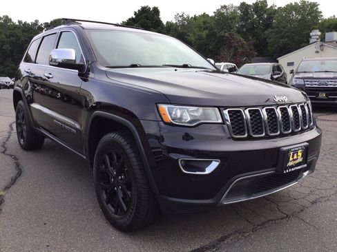 Used 2019 Jeep Grand Cherokee Limited AWD/4WD image 6