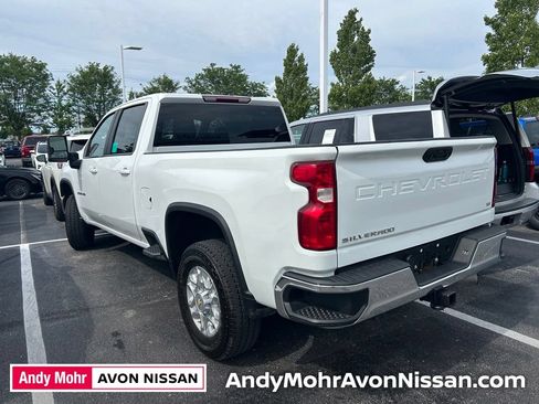Used 2024 Chevrolet Silverado 2500 LT AWD/4WD image 3