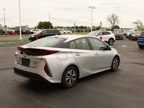 Used 2018 Toyota Prius Prime Premium FWD image 5