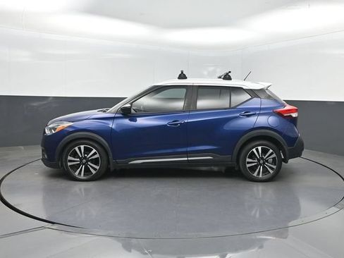 Used 2018 Nissan Kicks SR FWD image 3