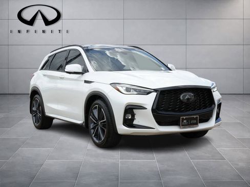 Certified 2025 INFINITI QX50 Sport AWD/4WD image 3