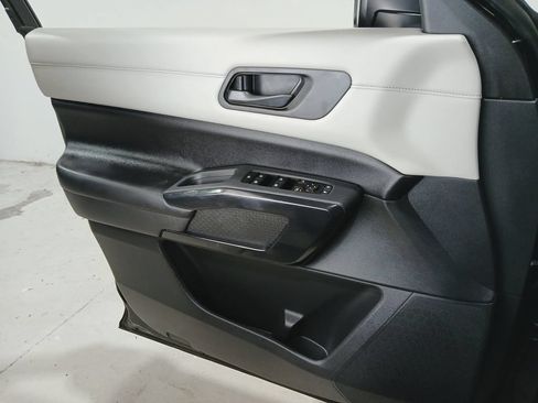Used 2024 Nissan Pathfinder SV w/ SV Premium Package AWD/4WD image 33