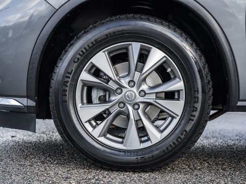 Used 2018 Nissan Murano SV image 17