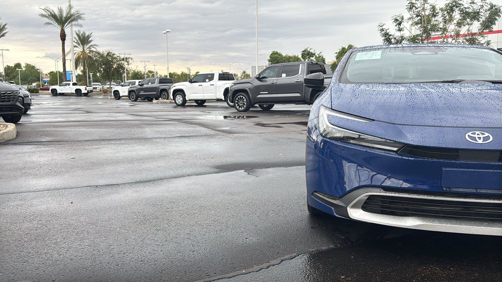 Used 2026 Toyota Prius Plug-In Hybrid FWD image 3