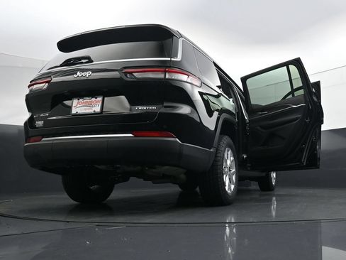 Used 2023 Jeep Grand Cherokee L Limited AWD/4WD image 44