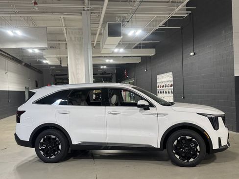 New 2026 Kia Sorento S FWD image 33