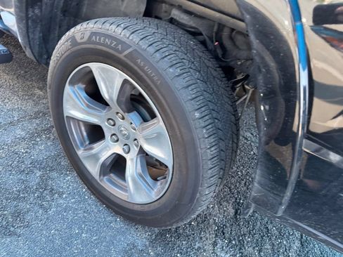 Used 2020 RAM 1500 Laramie AWD/4WD image 9
