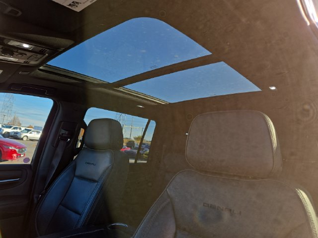 Used 2021 GMC Yukon XL Denali AWD/4WD image 30