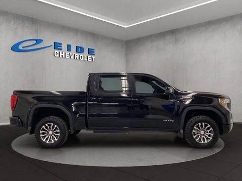 Used 2022 GMC Sierra 1500 AT4 image 2