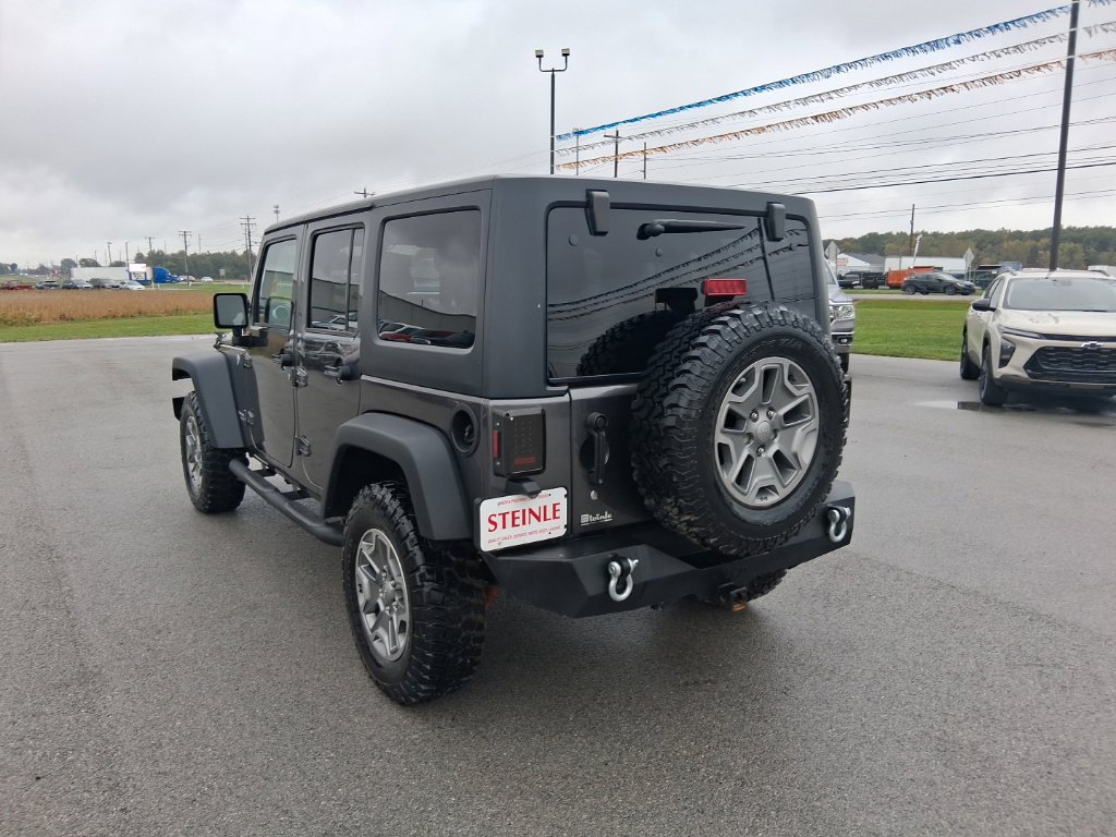 Used 2016 Jeep Wrangler Unlimited Rubicon w/ Connectivity Group AWD/4WD image 13