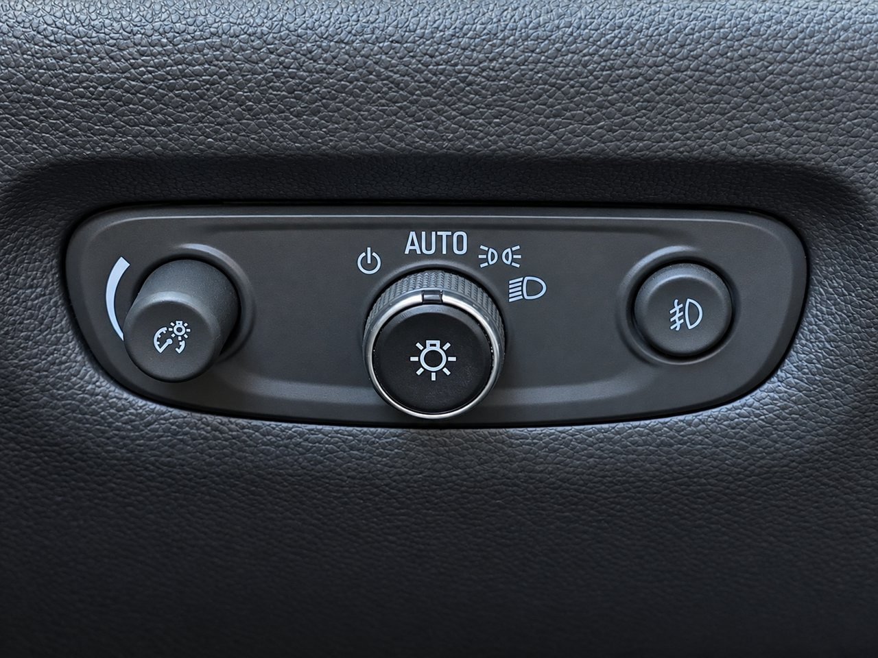 Certified 2021 Chevrolet Traverse LT FWD image 23