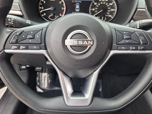 Used 2024 Nissan Altima 2.5 SV FWD image 27