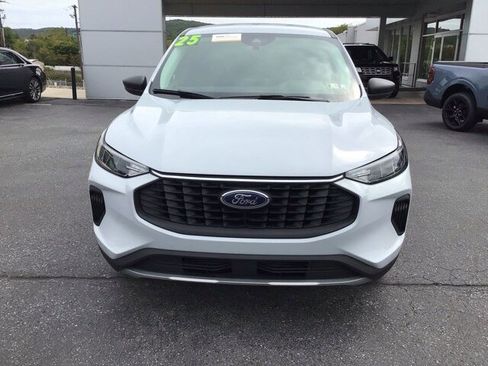 Certified 2025 Ford Escape Active image 3