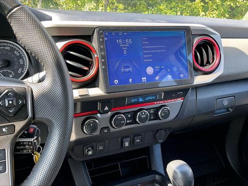 Used 2022 Toyota Tacoma SR5 AWD/4WD image 6