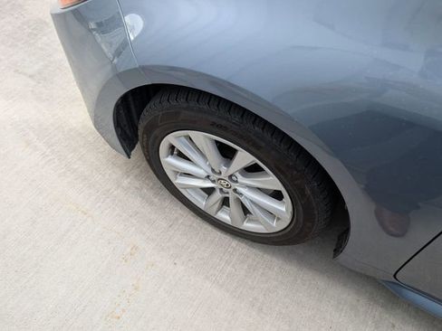 Used 2024 Toyota Corolla LE w/ LE Convenience Package FWD image 4
