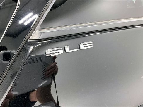 Used 2022 GMC Terrain SLE w/ Driver Convenience Package FWD image 38
