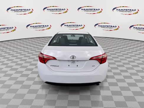 Used 2018 Toyota Corolla LE FWD image 7