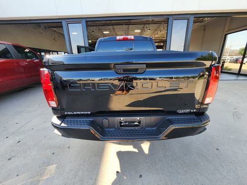 Used 2024 Chevrolet Colorado LT RWD image 5