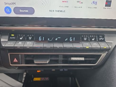 Used 2025 Toyota Camry XSE w/ Premium Plus Package AWD/4WD image 9